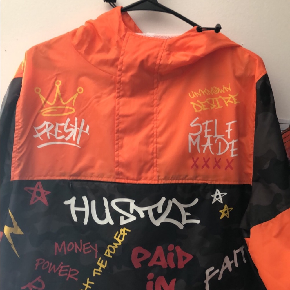 Rebel Minds Pullover Windbreak